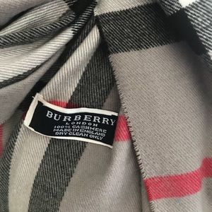 Butberry Checked Scarf